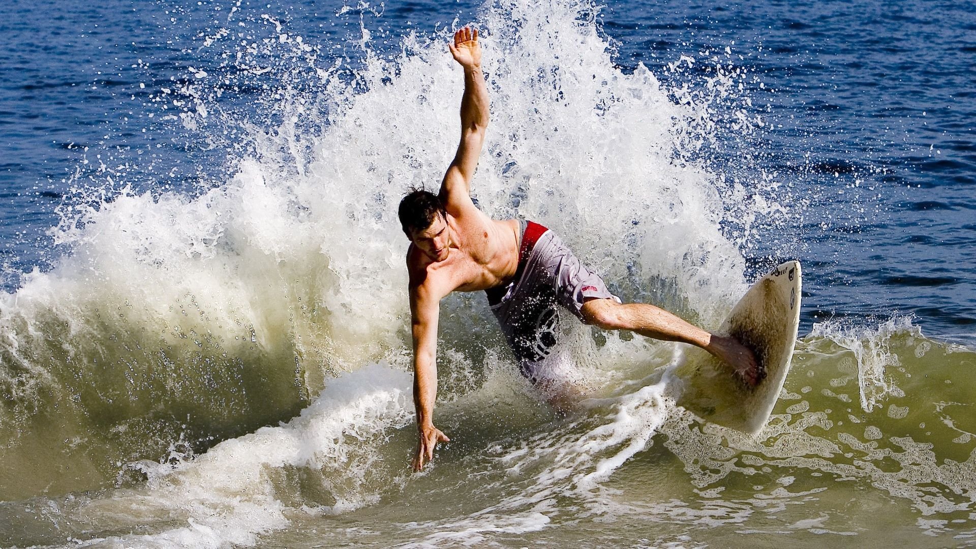 内马尔压制级发挥，加纳单节拉开伊拉克，当足球成为世界语